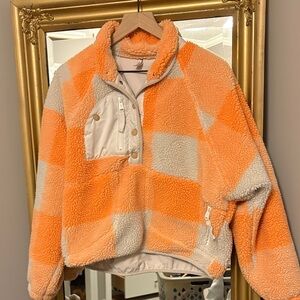 New w/o tags FP Movement Hit the Slopes pullover